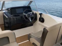 Quicksilver Activ 605 Sundeck — Detail