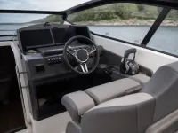 Quicksilver Activ 875 Sundeck — detail
