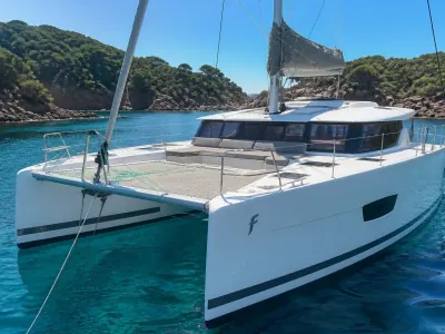 Fountaine Pajot Lucia 40