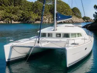 Lagoon 380 — vorn