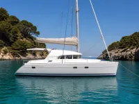Lagoon 380 — seitlich