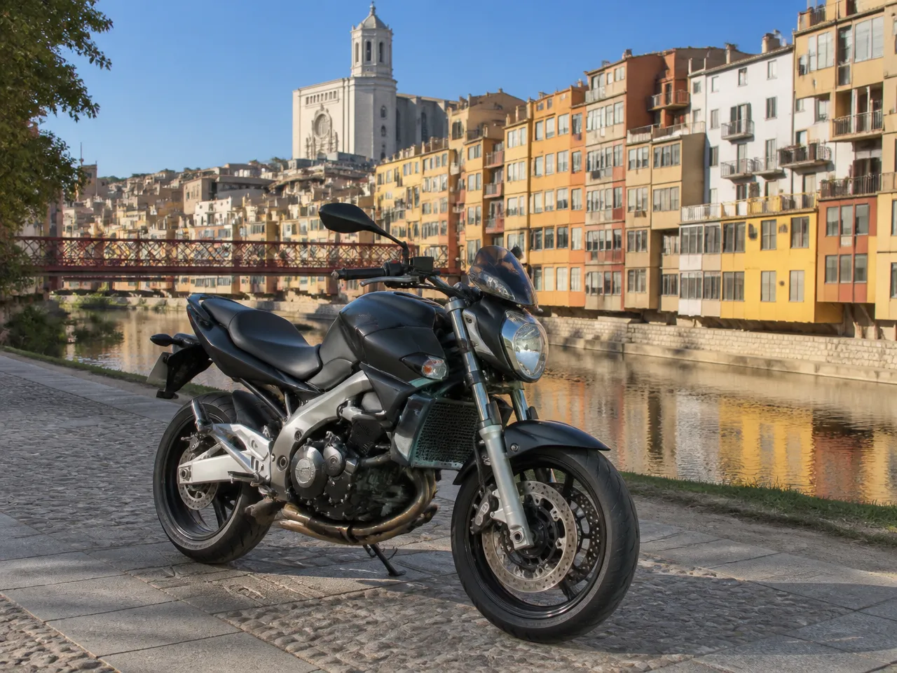 Aprilia Shiver 750 ABS — спереди