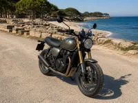 Brixton Cromwell 1200 — front