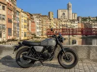 Brixton Cromwell 125 — сбоку