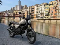 Brixton Felsberg 250 — avant