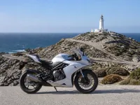 CFMoto 675SR-R — сбоку