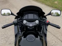 Kawasaki GPZ 600 R — detalle