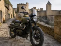Triumph Street Scrambler 900 — спереди
