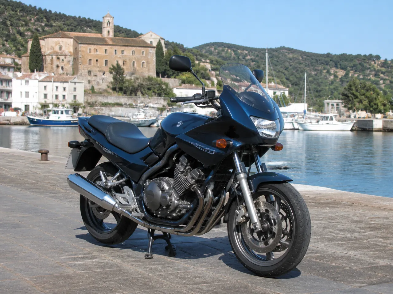 Yamaha XJ 650 Diversion — avant