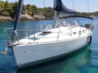 Beneteau First 40.7 — vorn