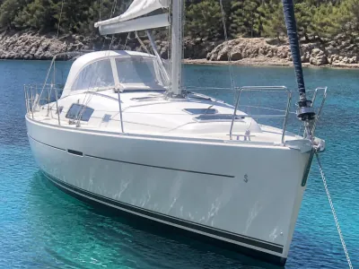 Beneteau Oceanis 37