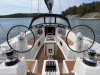 Beneteau Oceanis 373 — detalle
