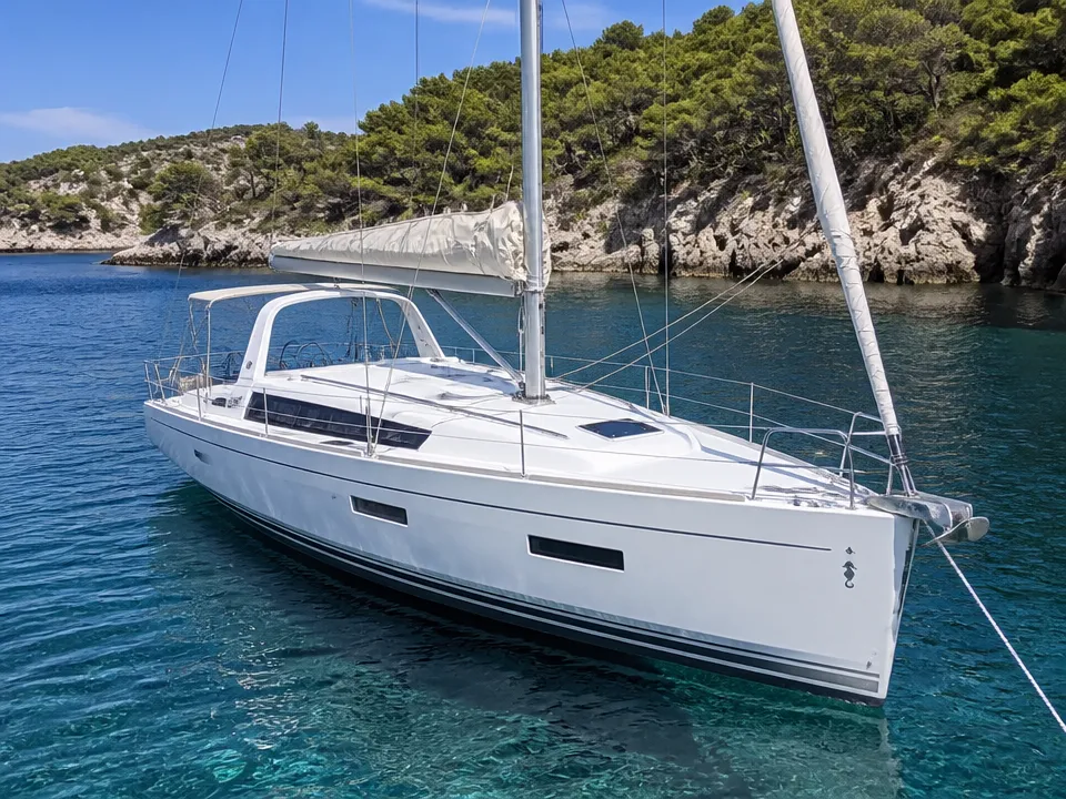 Beneteau Oceanis 38