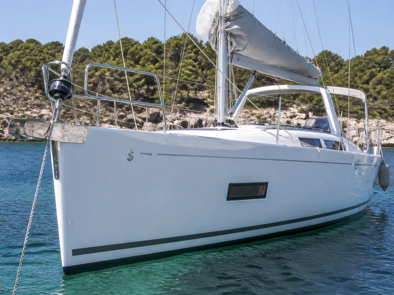 Beneteau Oceanis 55 — frontal