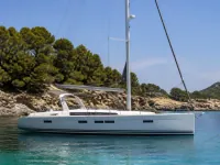 Beneteau Oceanis 55 — lateral