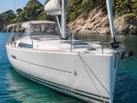Dufour 382 Grand Large — vorn