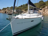 Jeanneau Sun Odyssey 45 — спереди