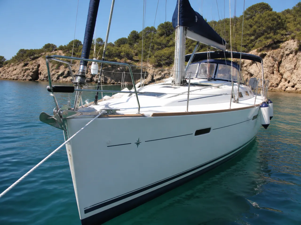 Jeanneau Sun Odyssey 45 — спереди
