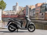 Honda SH125i — seitlich
