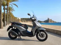 Piaggio Beverly 300 — side