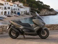 Yamaha TMAX 530 — lateral