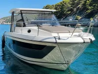 Jeanneau Cap Camarat 10.5 WA — frontal