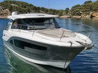 Jeanneau Cap Camarat 12.5 WA — front