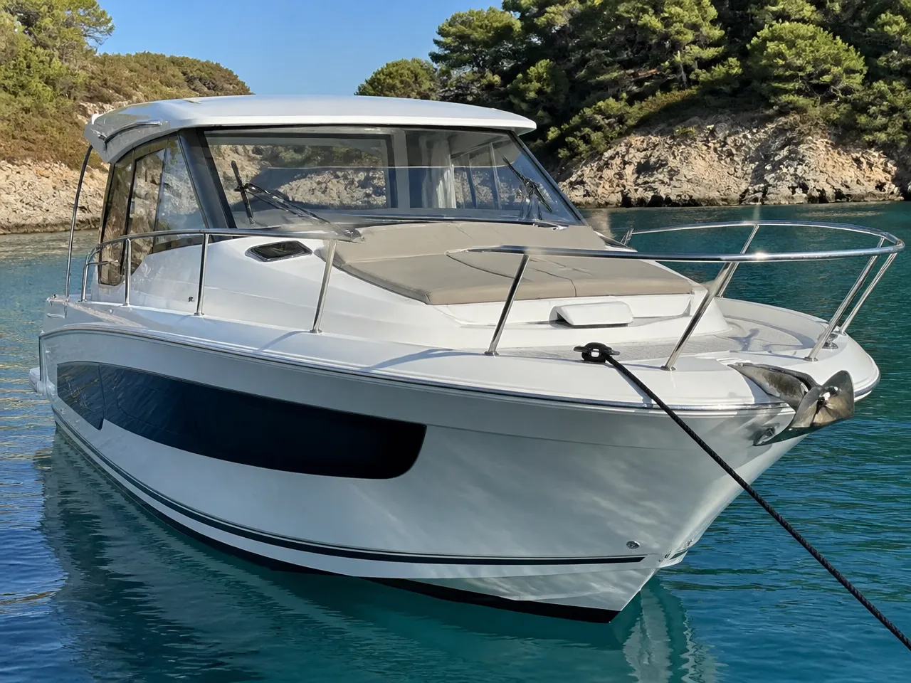 Jeanneau Cap Camarat 9.0 WA — vorn