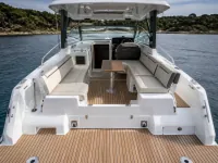 Jeanneau Cap Camarat 9.0 WA — Detail
