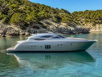 Pershing 48 — lateral