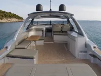 Pershing 48 — detalle