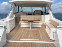 Riviera 43 Offshore — detalle