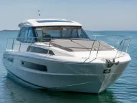 Bavaria 33 Cruiser — спереди
