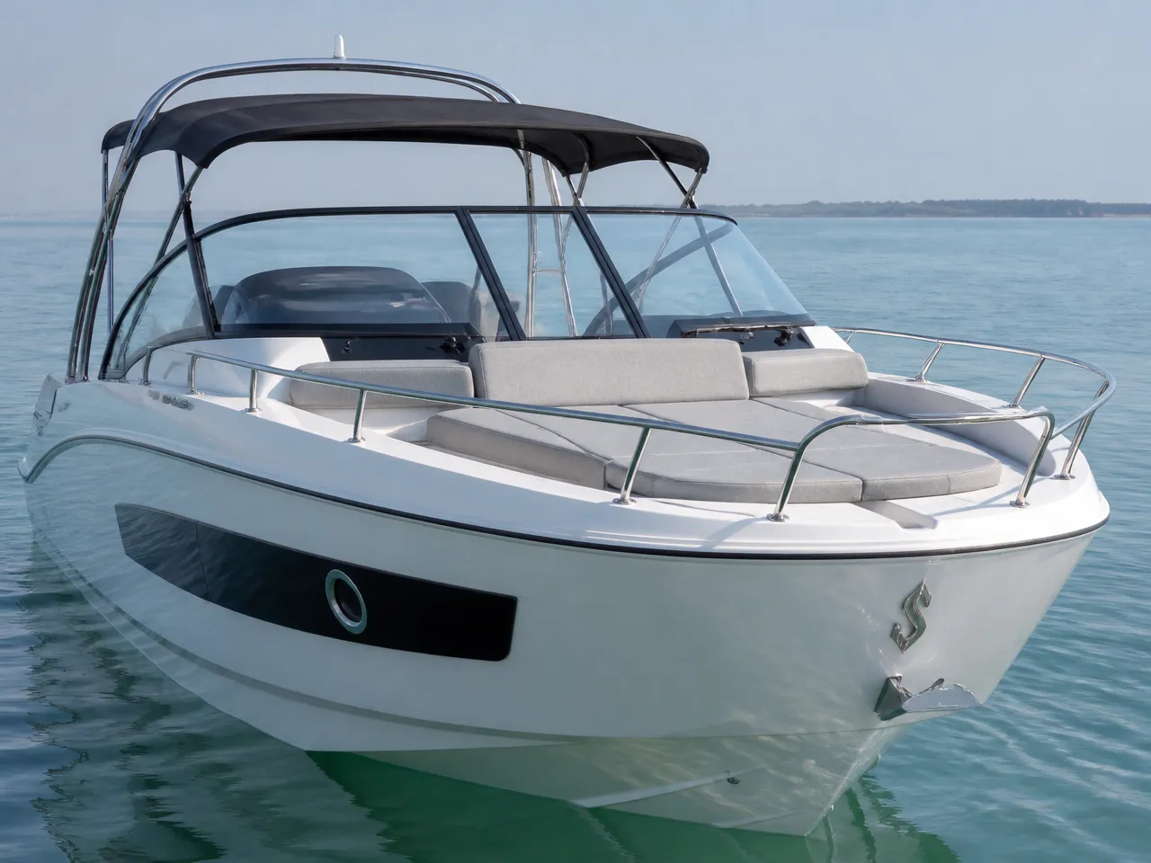 Beneteau Flyer 8.8 Sundeck — front