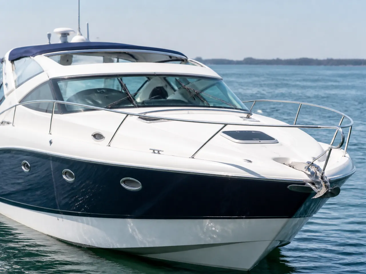 Fairline 40 — спереди