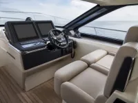 Gulf Craft Majesty 38 — detail