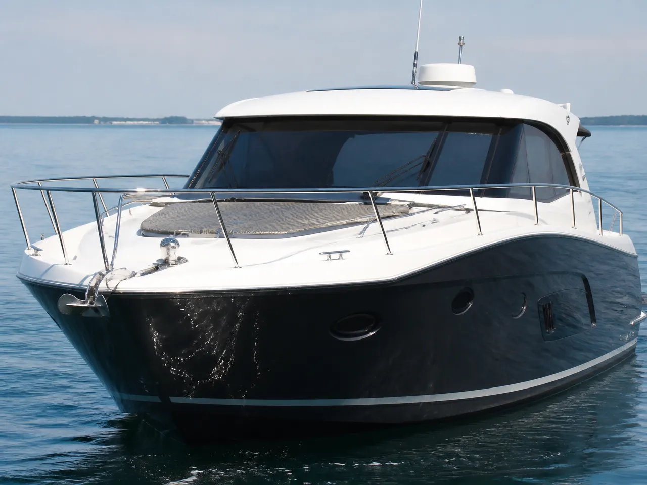 Riviera 11 M Abra Boat — सामने