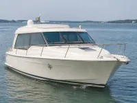 Silvercraft 34 ft — الأمام