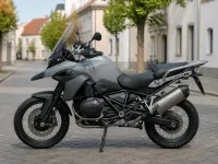 BMW R 1300 GS Adventure Trophy — الجانب