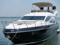 Azimut 65 ft — सामने