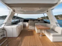 Azimut 67 ft — विवरण