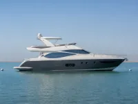 Azimut 70 ft — पार्श्व