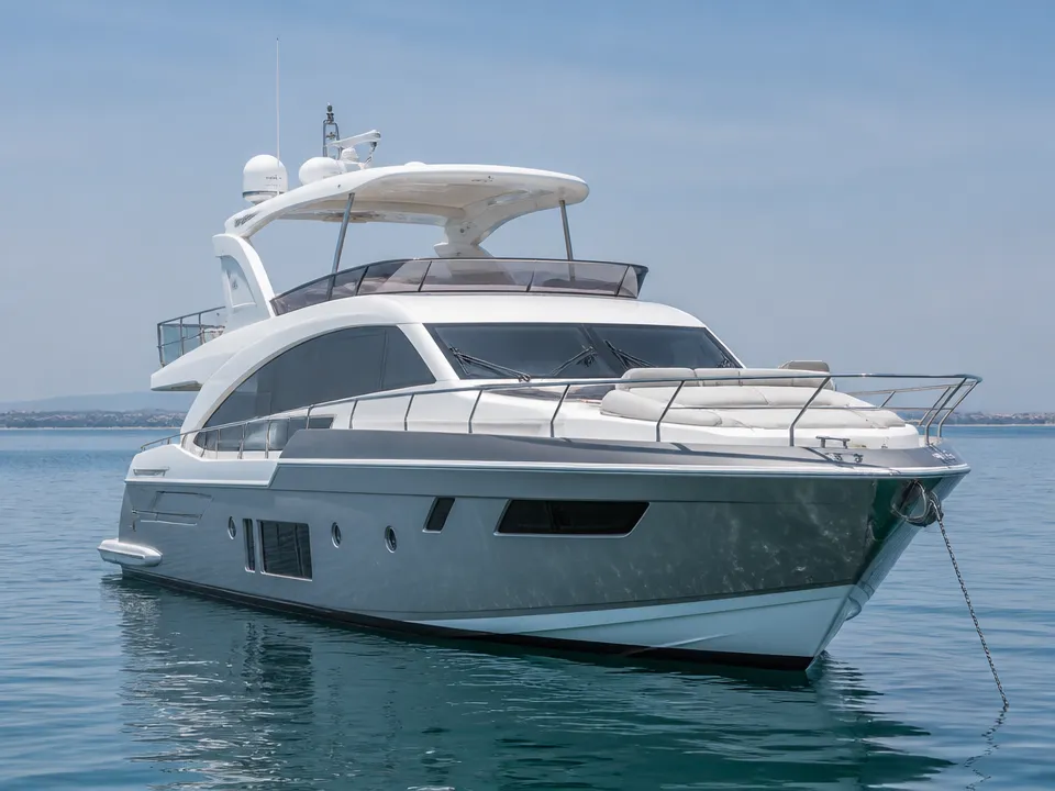 Azimut 80 ft