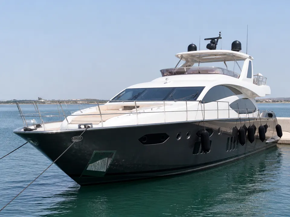 Azimut 85 ft