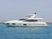 Azimut 85 ft — पार्श्व