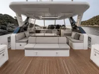 Azimut 85 ft — विवरण
