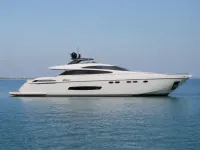 BAIA 110 ft — पार्श्व