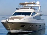 Explorer Goldeon Ariadna 70 — спереди