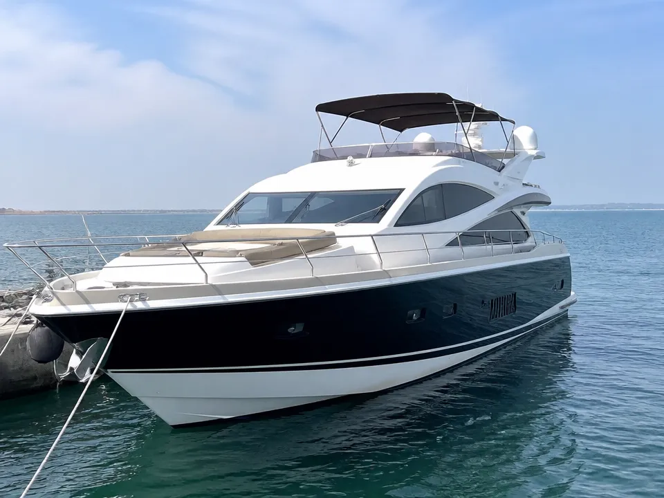 Fairline 75 ft