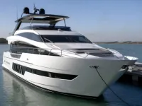 Fairline 95 ft — सामने